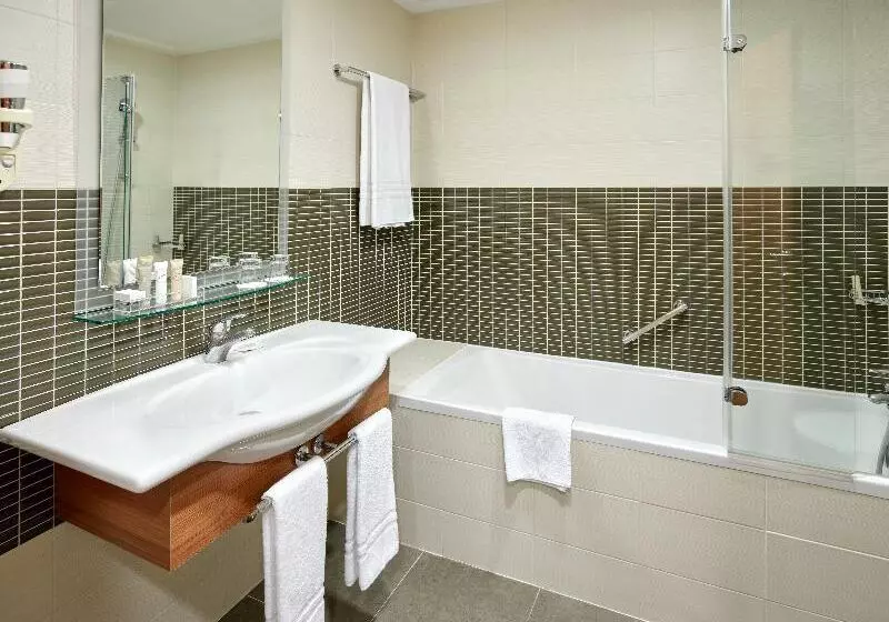 Perhehuone, Maistra City Vibes Hotel International