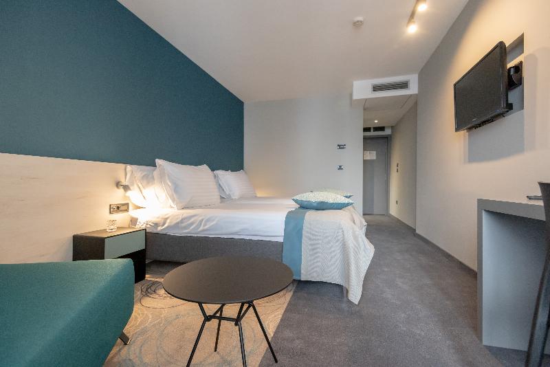 غرفة سوبيريور, Kolovare