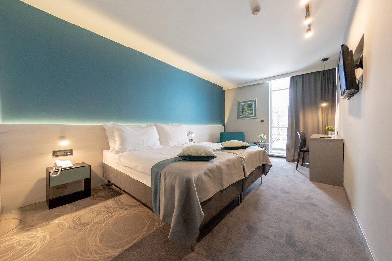 Superior Room, Kolovare