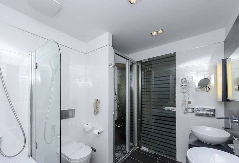 غرفة سوبيريور, Lapad