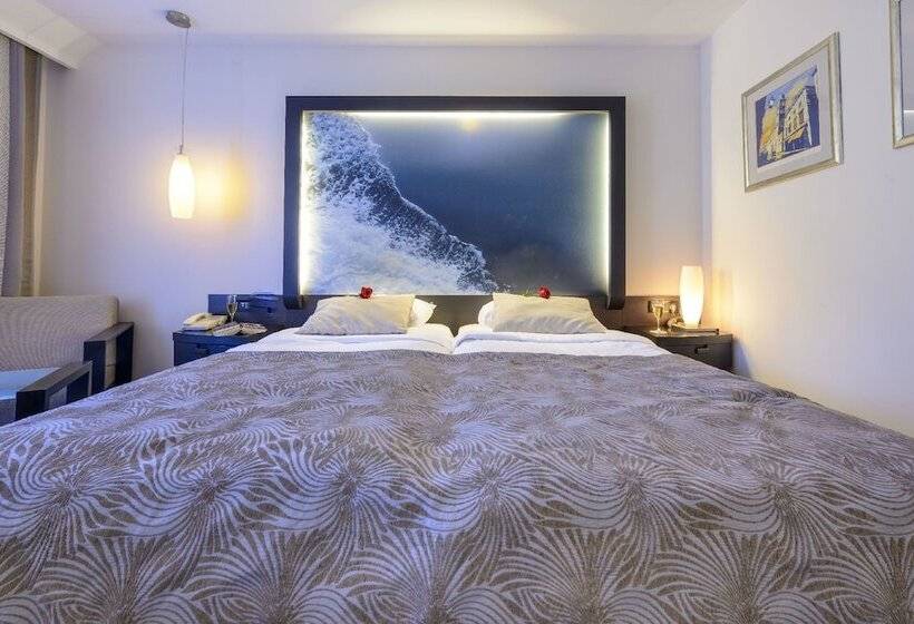 غرفة كلاسيكية, Lapad