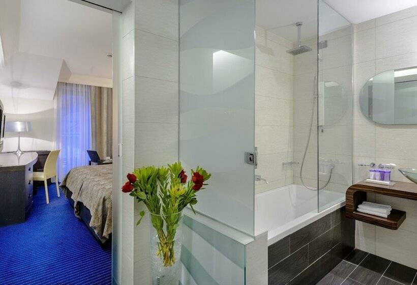 غرفة كلاسيكية, Lapad