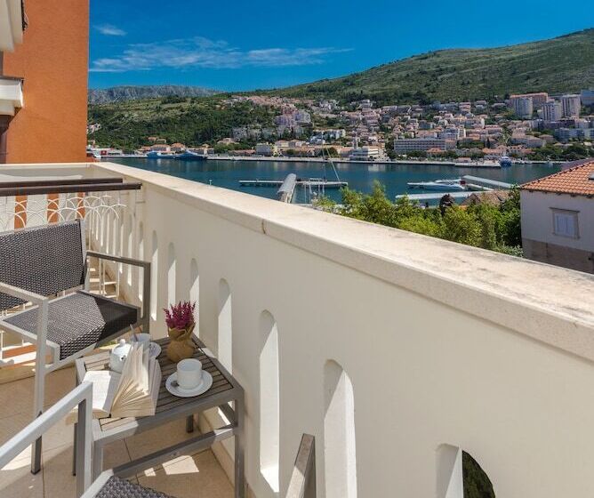 غرفة كلاسيكية, Lapad