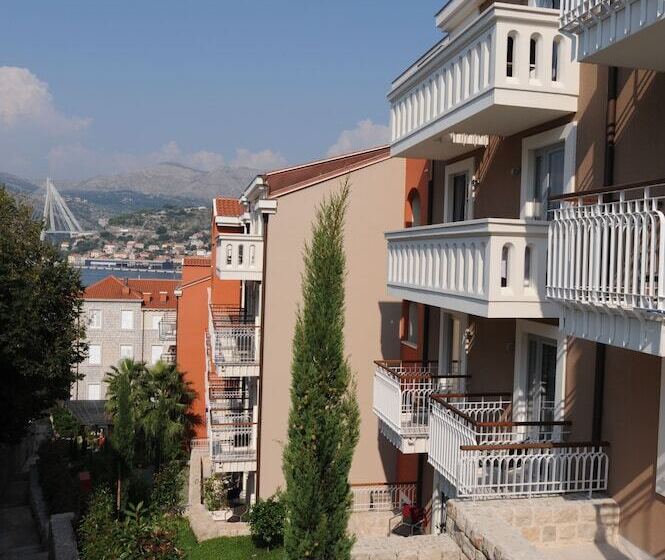 غرفة كلاسيكية, Lapad