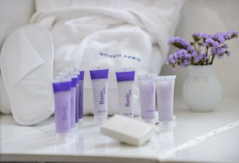 جناح جونيور ذات إطلالة, Lapad