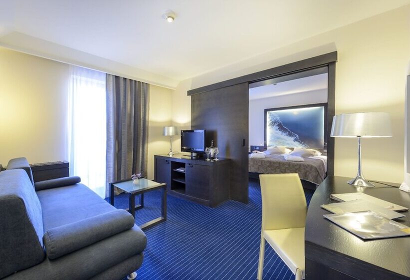 جناح جونيور مطل على الحديقة, Lapad