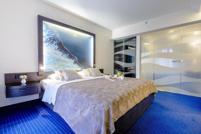 جناح جونيور, Lapad