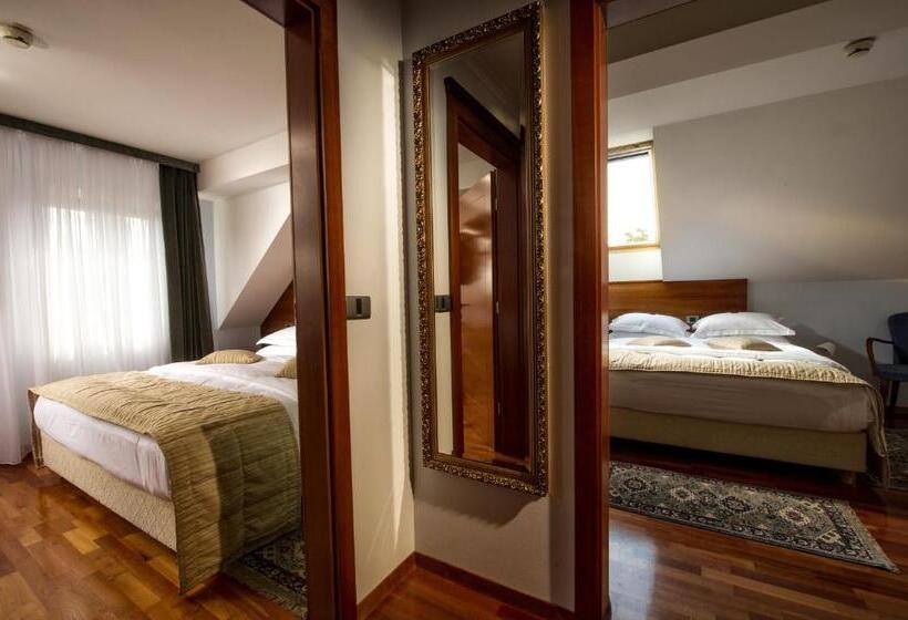 סוויטה משפחתית, Lovec