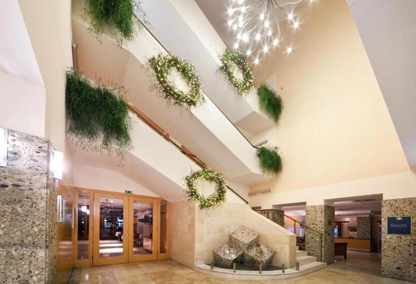 חדר סטנדרט, Lovec