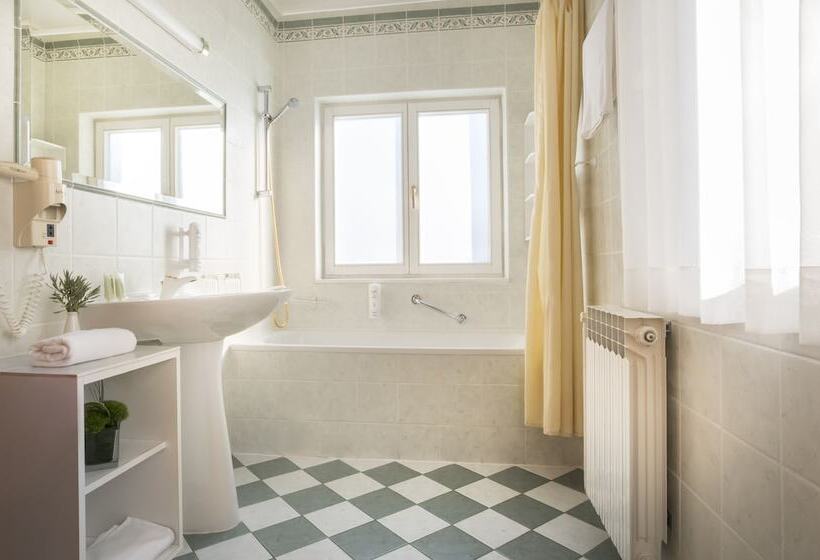 Люкс Повышенной Комфортности, Maistra Select Island Hotel Katarina