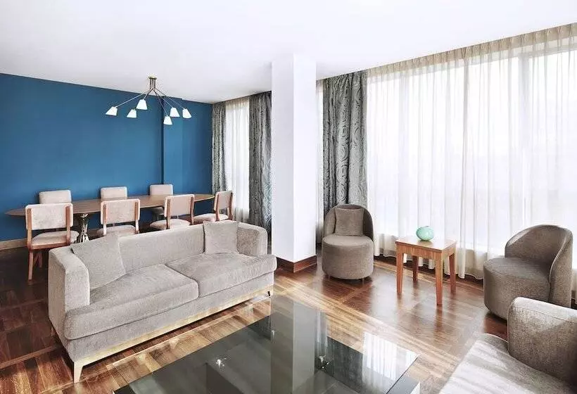 سوییت, Metropol Palace, Belgrade