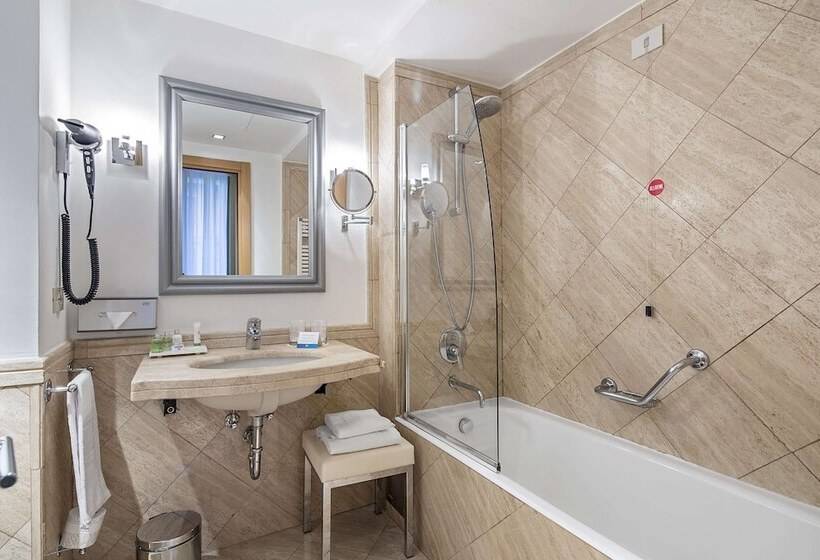 سوییت جونیور, NH Collection Milano Touring