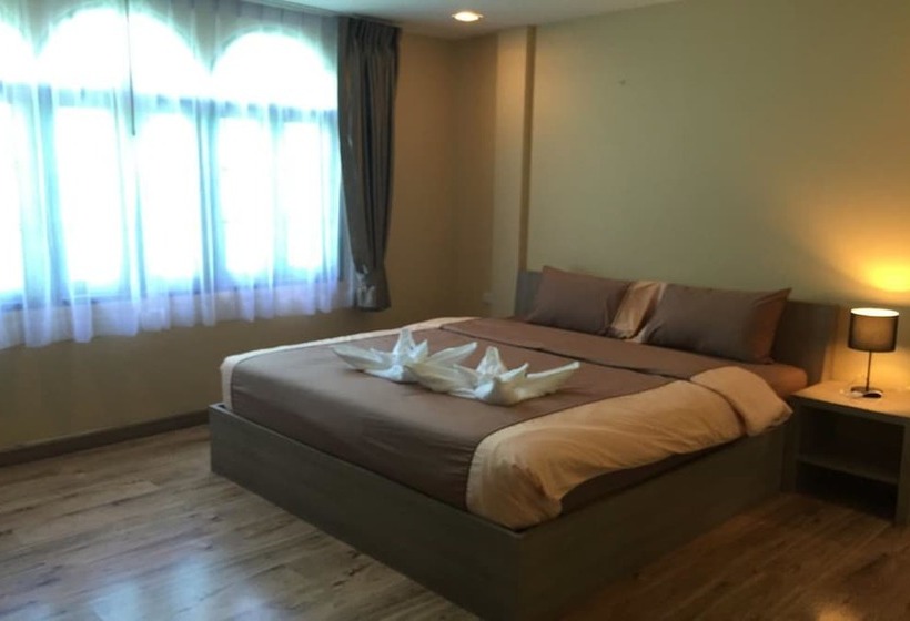 Quarto Estandar, S A F E Residence Patong