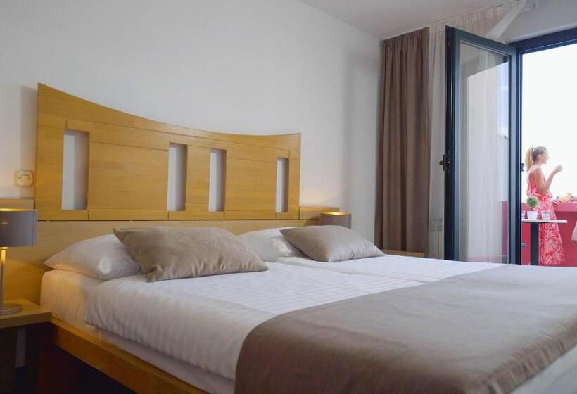 Номер Superior Вид на Море с Балконом, Veya Hotel By Aminess