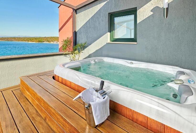 Люкс Deluxe Вид на Море, Veya Hotel By Aminess