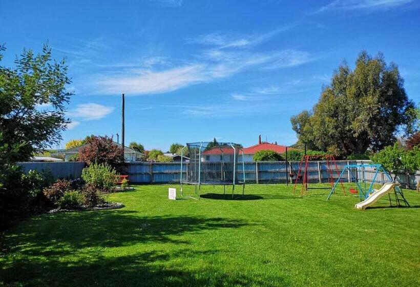 Апартаменты 1 Спальня, Colonial Lodge Motel