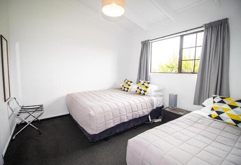 침실 2개 아파트, Colonial Lodge Motel