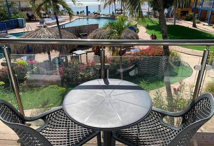 استودیوی استاندارد, Divi Flamingo Beach Resort