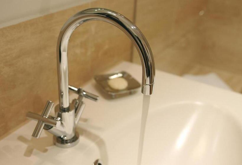 基本间, Benen Diken Hof