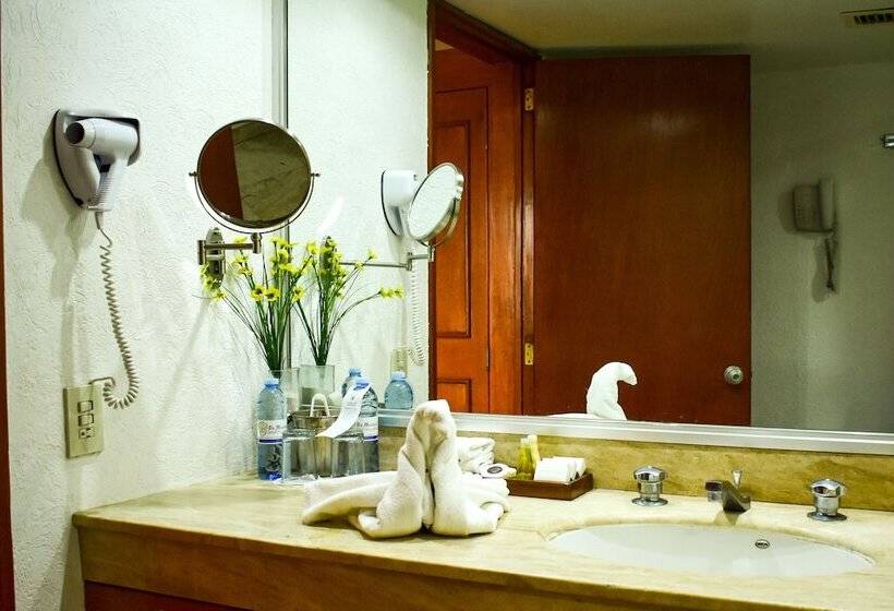 Полулюкс, De Mendoza