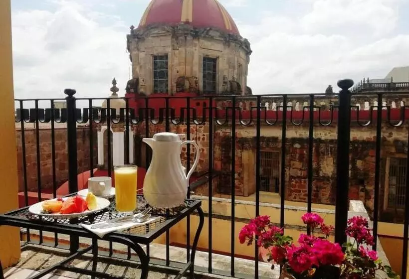スタンダードルーム, De Mendoza
