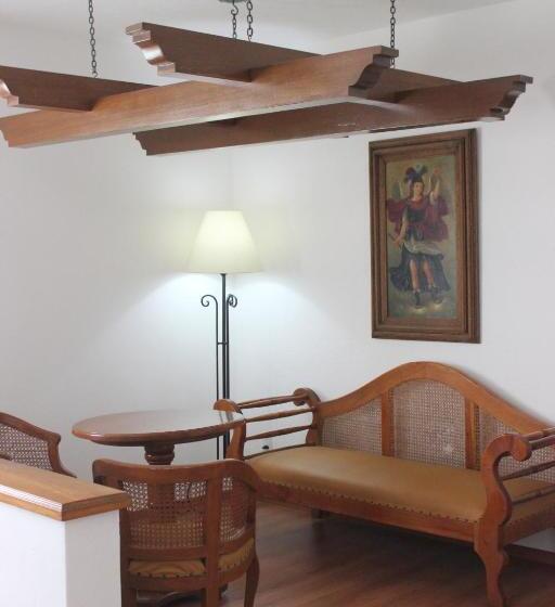 Полулюкс, De Mendoza