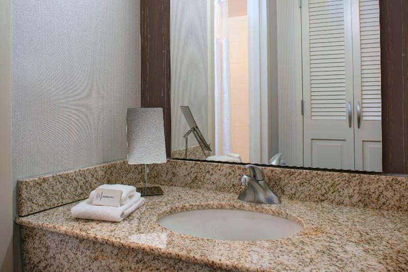 اتاق اجرایی, Gloucester Luk Kwok Hong Kong