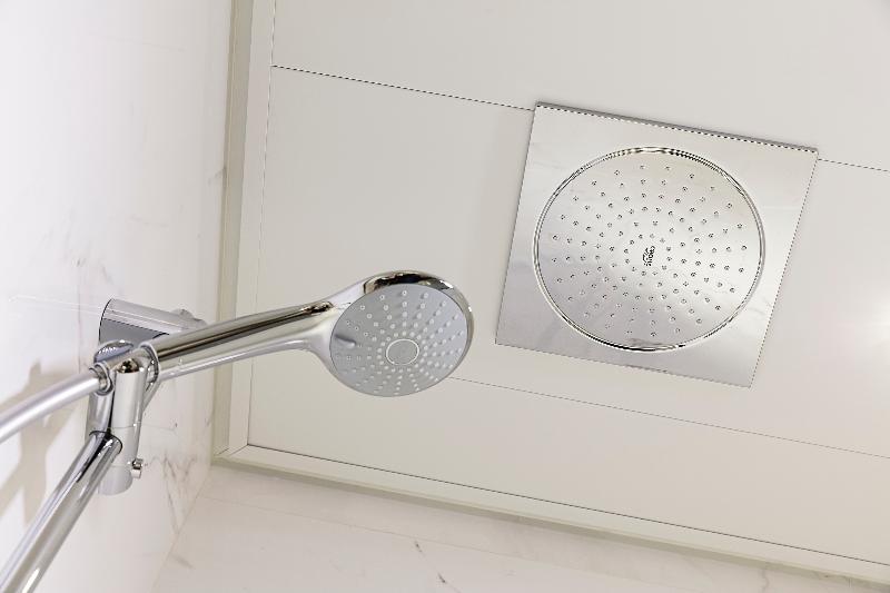 اتاق لوکس, Gloucester Luk Kwok Hong Kong