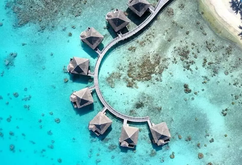 بانگلوی استاندارد, Kia Ora Resort & Spa