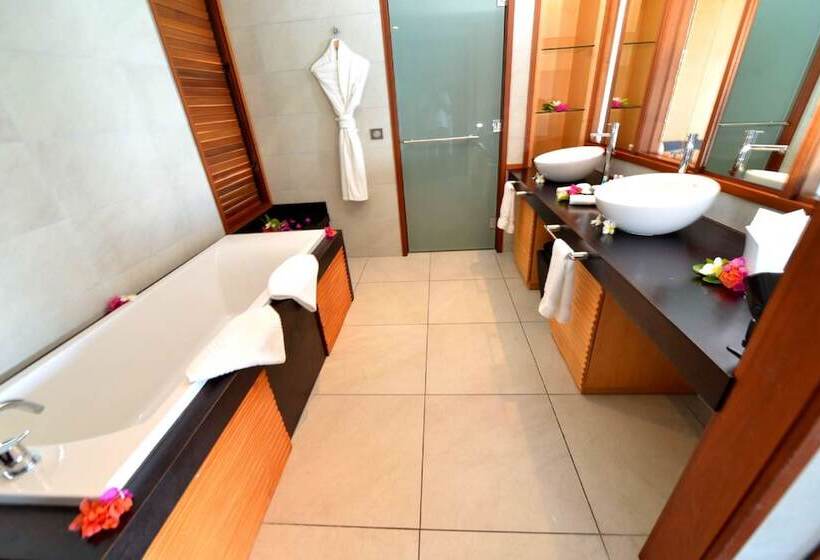 标准平房, Kia Ora Resort & Spa