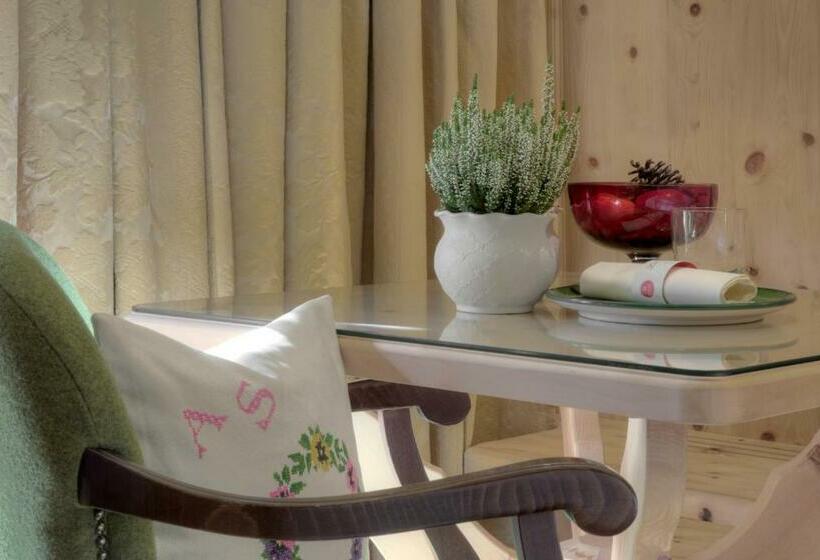 Номер Стандарт Индивидуальный, La Perla: The Leading Hotels Of The World