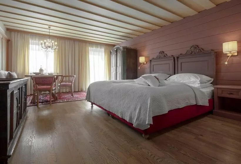 コンフォートルーム, La Perla: The Leading Hotels Of The World