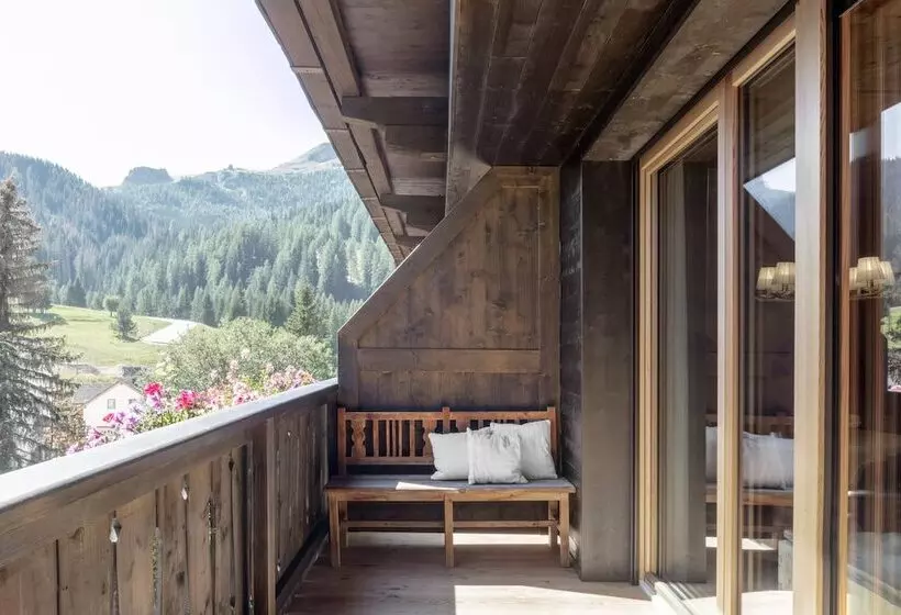 コンフォートルーム, La Perla: The Leading Hotels Of The World