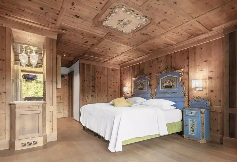 コンフォートルーム, La Perla: The Leading Hotels Of The World