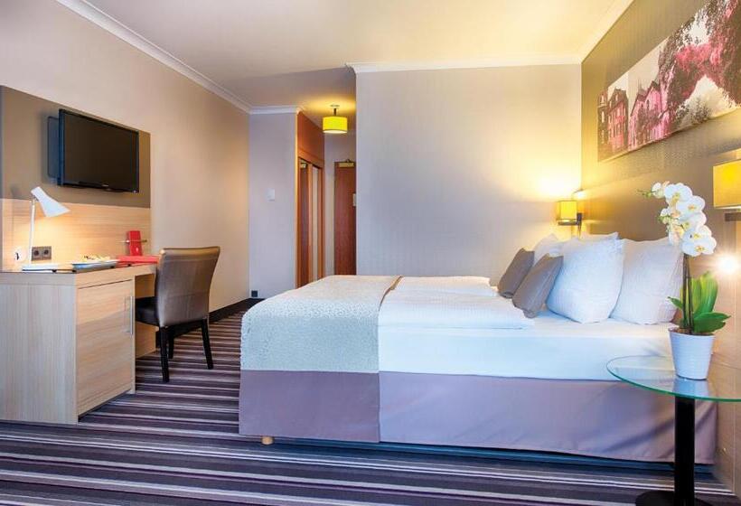 Трехместный Номер Комфорт, Leonardo Hotel Düsseldorf Airport Ratingen