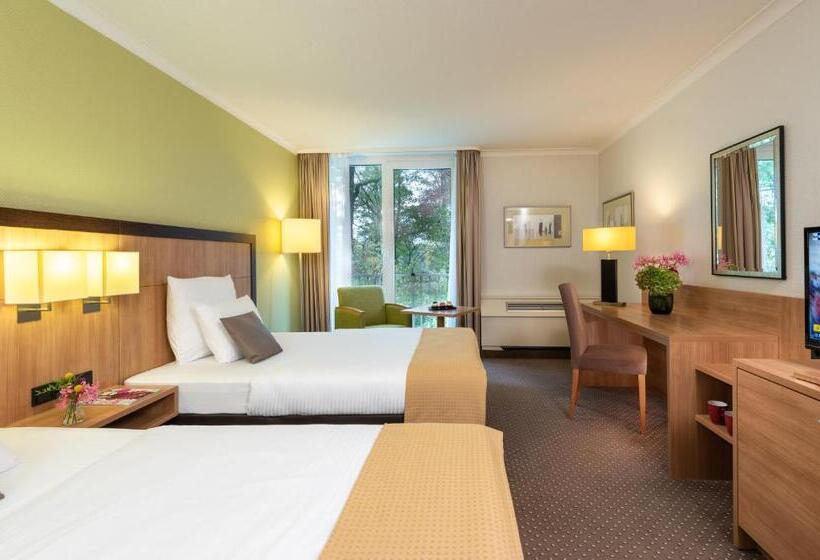 Трехместный Номер Комфорт, Leonardo Hotel Düsseldorf Airport Ratingen