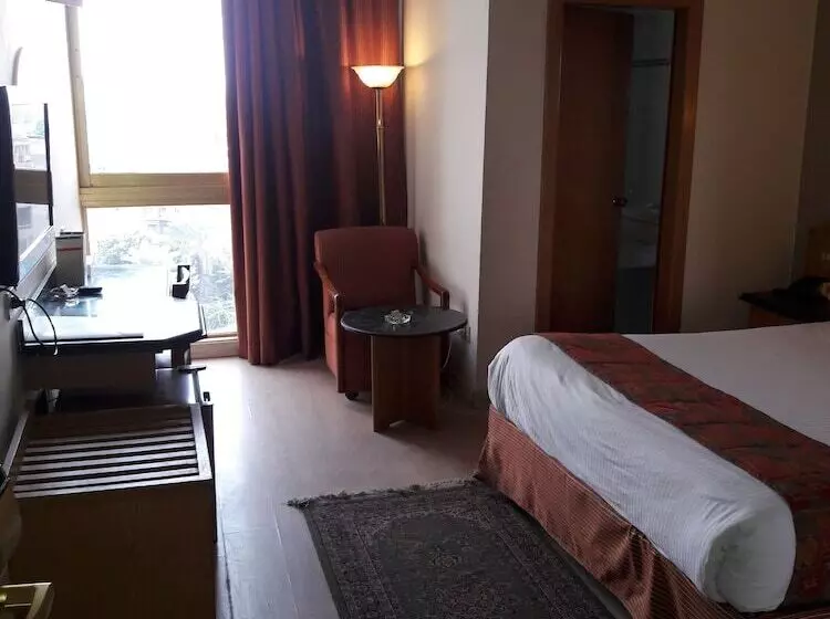 اتاق استاندارد, Maadi