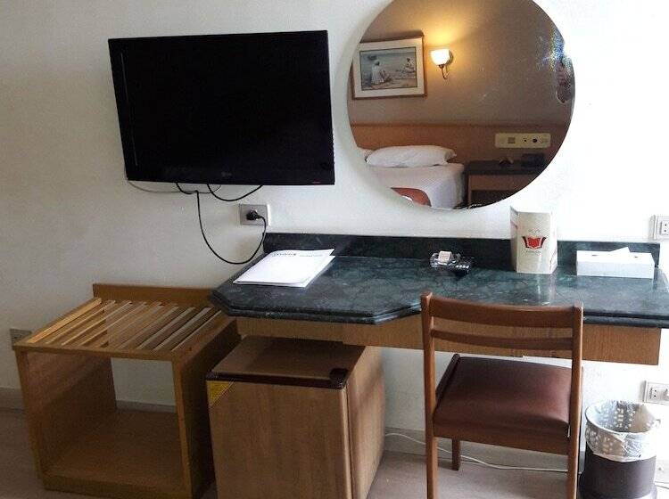 اتاق استاندارد, Maadi