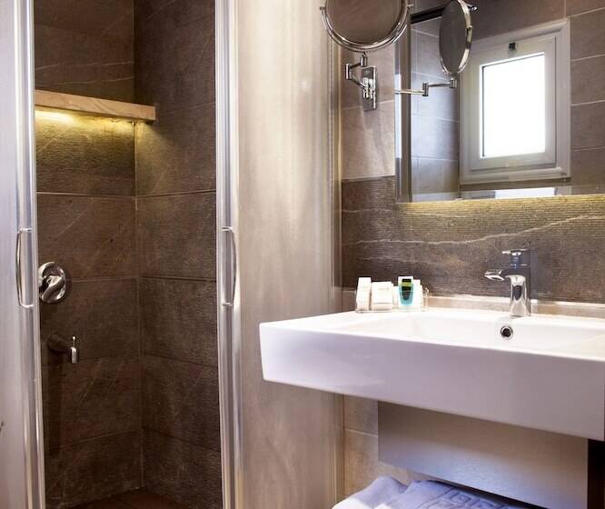 اتاق لوکس, Maadi