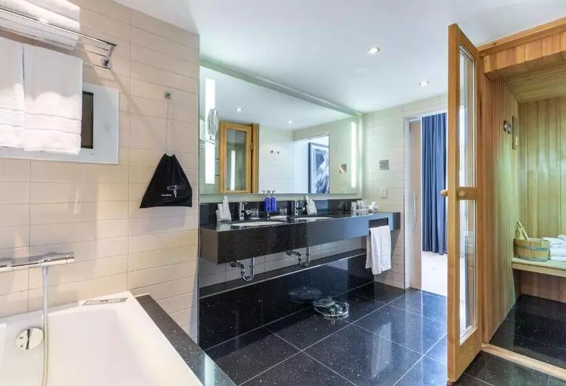 سوئیت با چشم‌انداز کانال, Radisson Blu Hotel, Amsterdam City Center