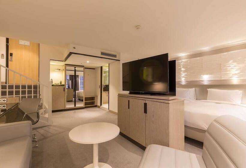 جناح جونيور, Radisson Blu Hotel, Amsterdam City Center