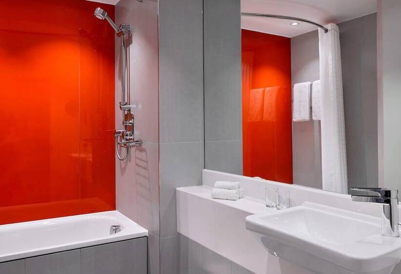Номер Клуб, Sheraton Heathrow