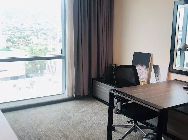 اتاق لوکس, Wyndham Monterrey Ambassador Centro
