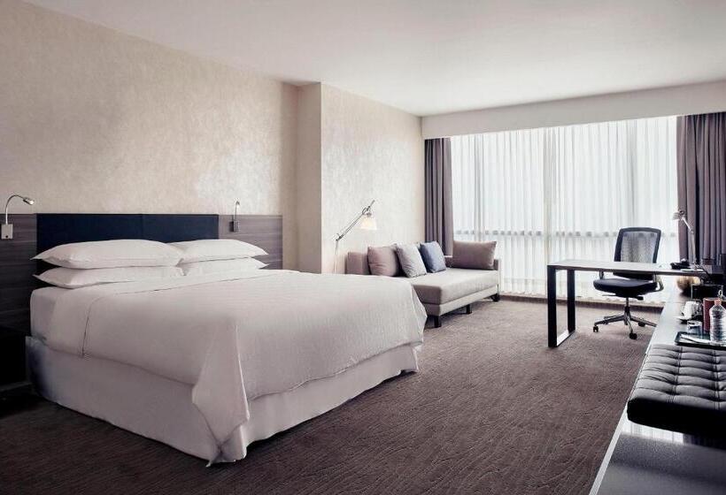 キングサイズベッドのデラックスルーム, Wyndham Monterrey Ambassador Centro