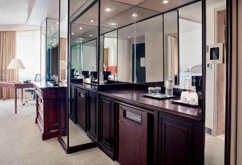 キングサイズベッドのスタンダードルーム, Wyndham Monterrey Ambassador Centro