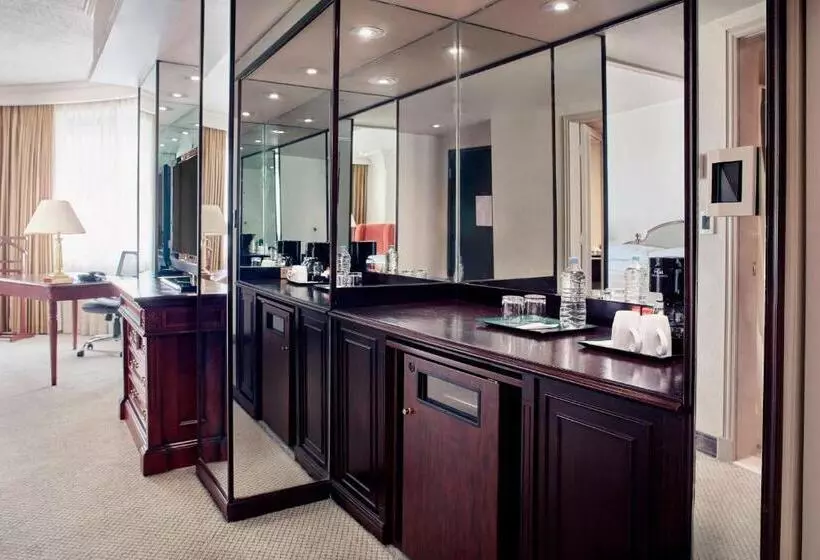 اتاق استاندارد با تخت بزرگ, Wyndham Monterrey Ambassador Centro