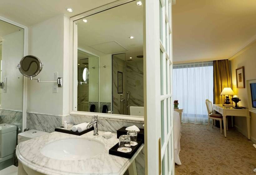 수피리어 룸, The Kingsbury Colombo