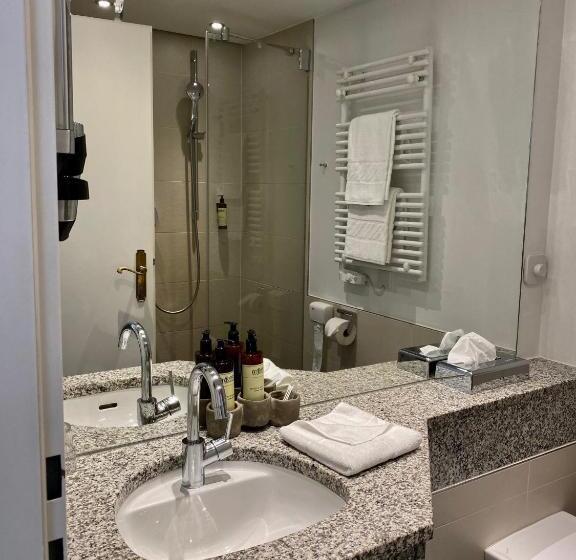 Quarto Comfort, Villa Carlton   Adults Only