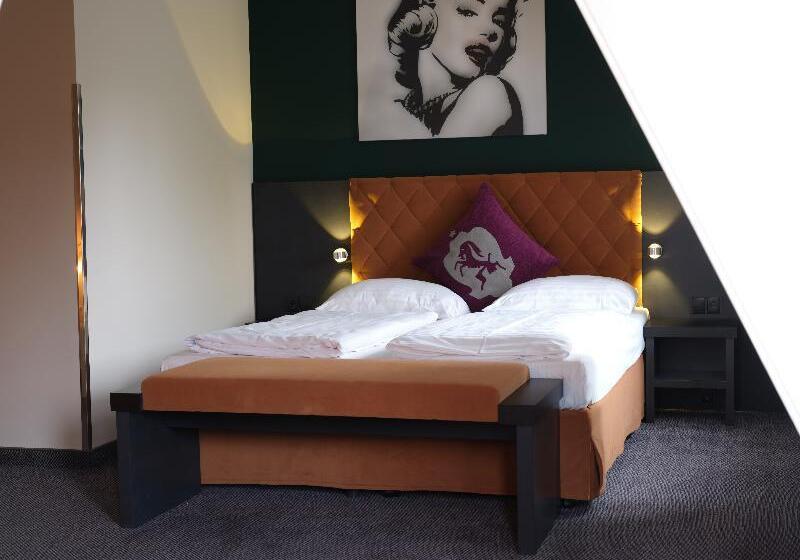 Quarto standard, Villa Carlton   Adults Only