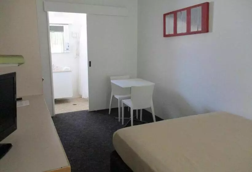 エコノミールーム, Cronulla Motor Inn